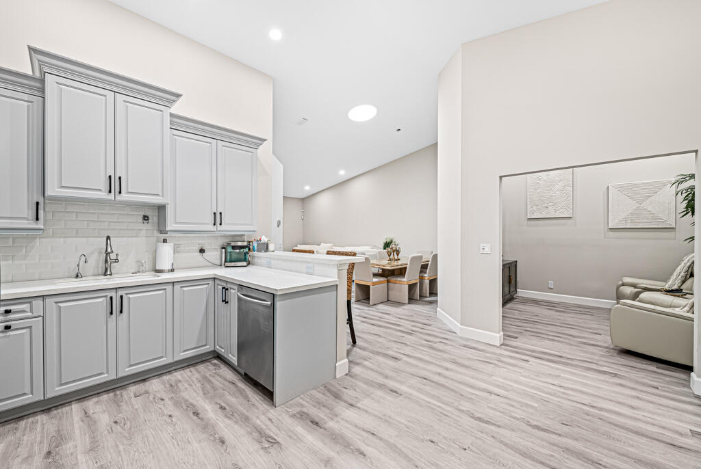 8425 Logia Circle Boynton Beach, FL 33472 - Photo 3 of 52 remodeled and gorgeous!