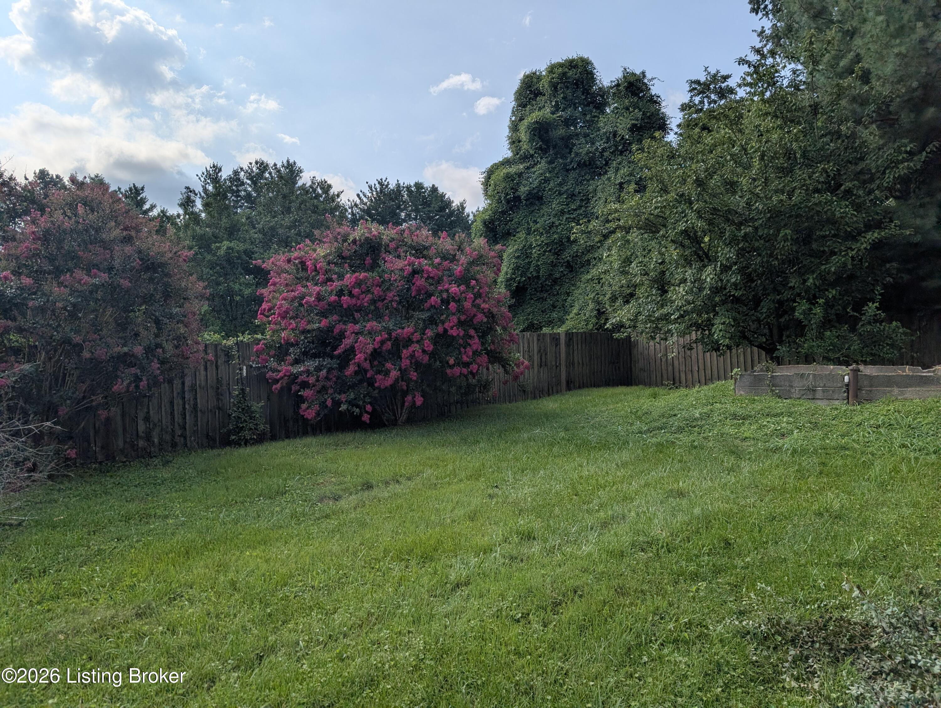 7804 East Manslick Road Louisville, KY 40228 - Photo 37 of 56 PXL_20260722_135242413