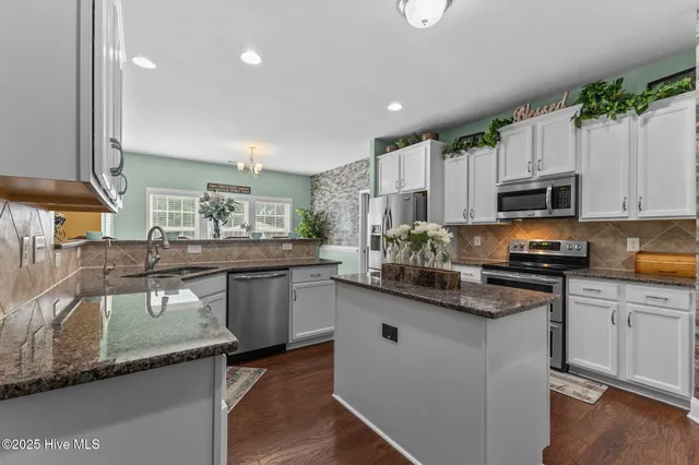 $650,000 | 609 Thornbrooke Drive, Hope Mills, NC 28348