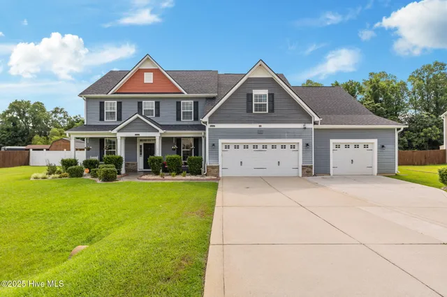$650,000 | 609 Thornbrooke Drive, Hope Mills, NC 28348