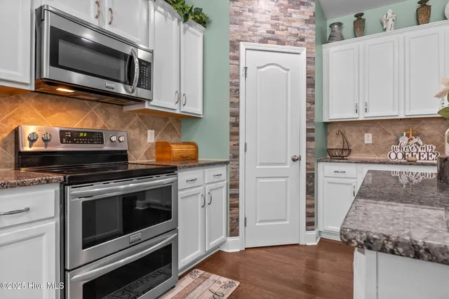 $650,000 | 609 Thornbrooke Drive, Hope Mills, NC 28348