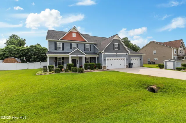 $650,000 | 609 Thornbrooke Drive, Hope Mills, NC 28348