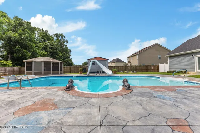 $650,000 | 609 Thornbrooke Drive, Hope Mills, NC 28348