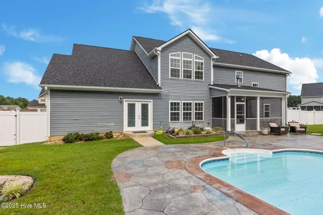 $650,000 | 609 Thornbrooke Drive, Hope Mills, NC 28348
