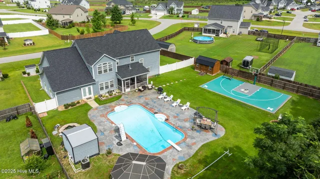 $650,000 | 609 Thornbrooke Drive, Hope Mills, NC 28348