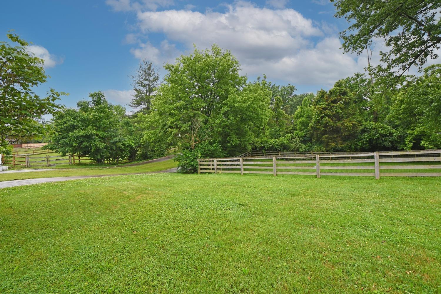 7801 State Road Cincinnati, OH 45255 - Photo 13 of 15 Gallery Image 13