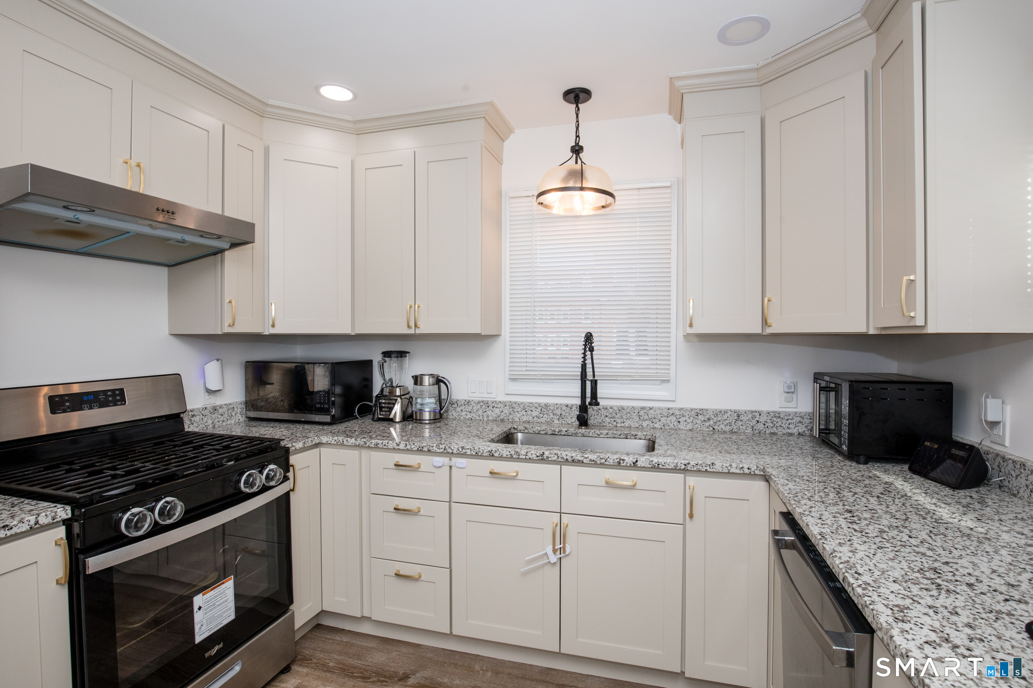 78 Martin Street Hartford, CT 06120 - Photo 21 of 33