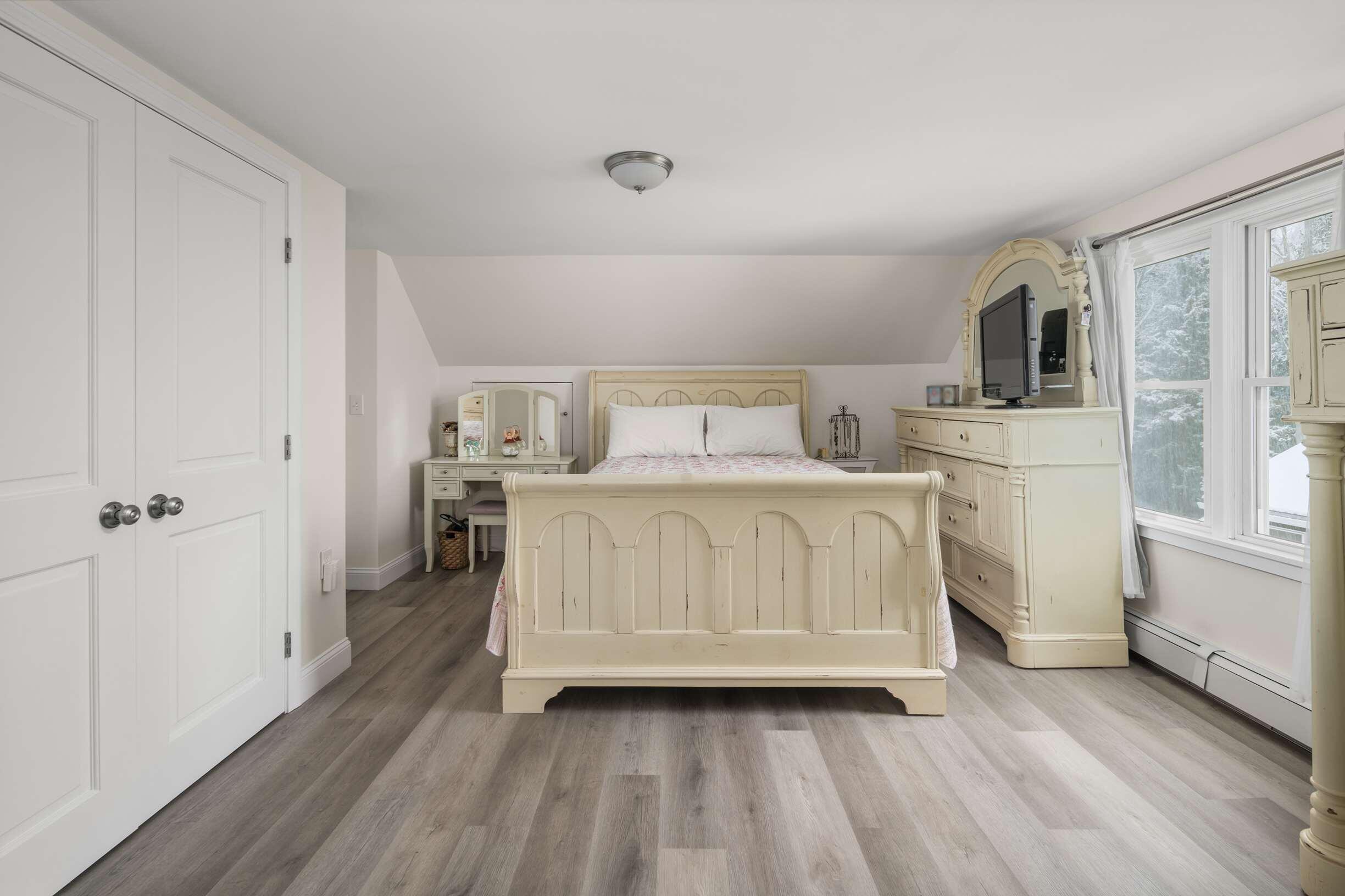 208 Long Sands Road York, ME 03909 - Photo 17 of 41 Bedroom