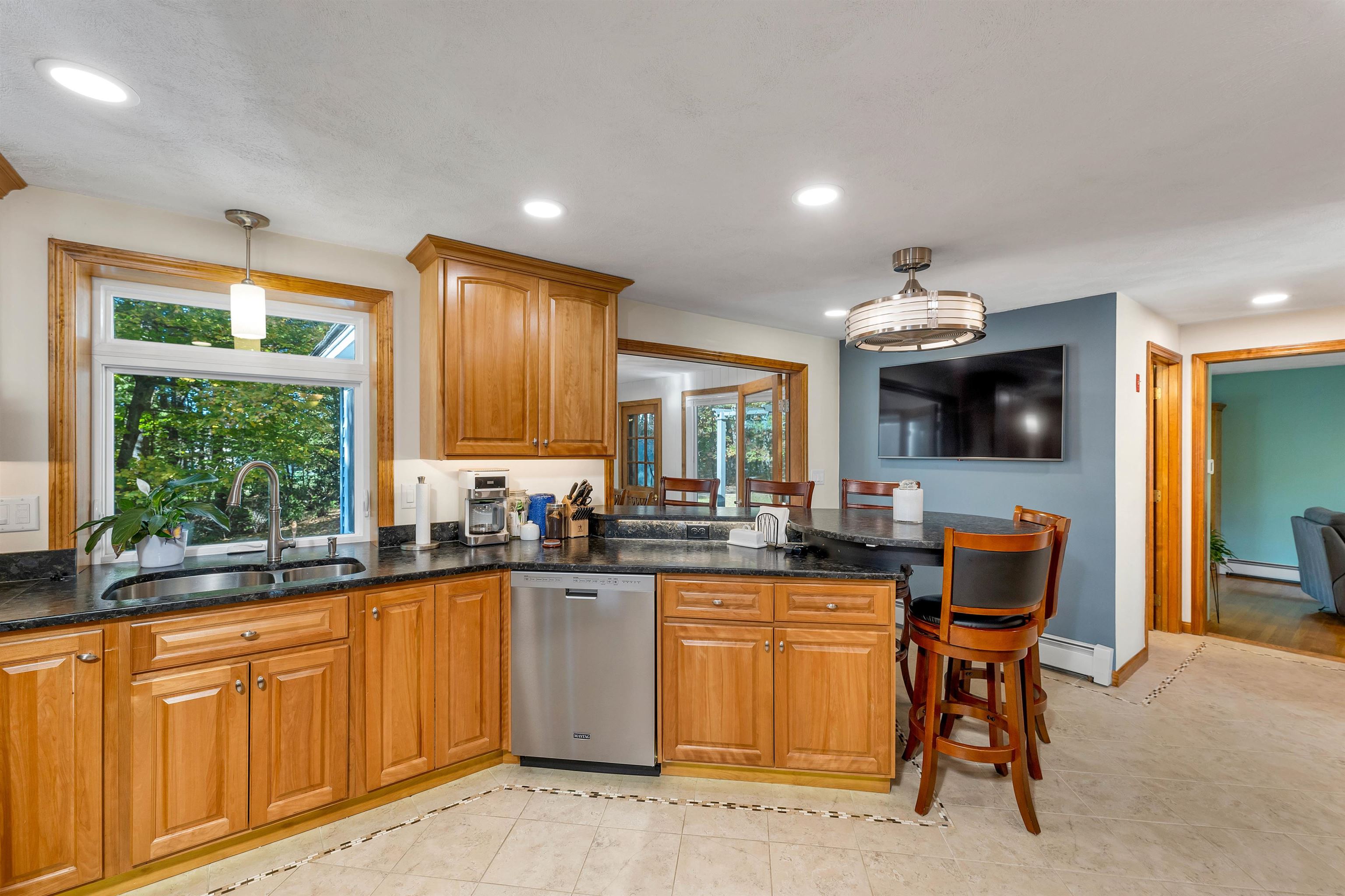 18 Millstone Road Windham, NH 03087 - Photo 3 of 43