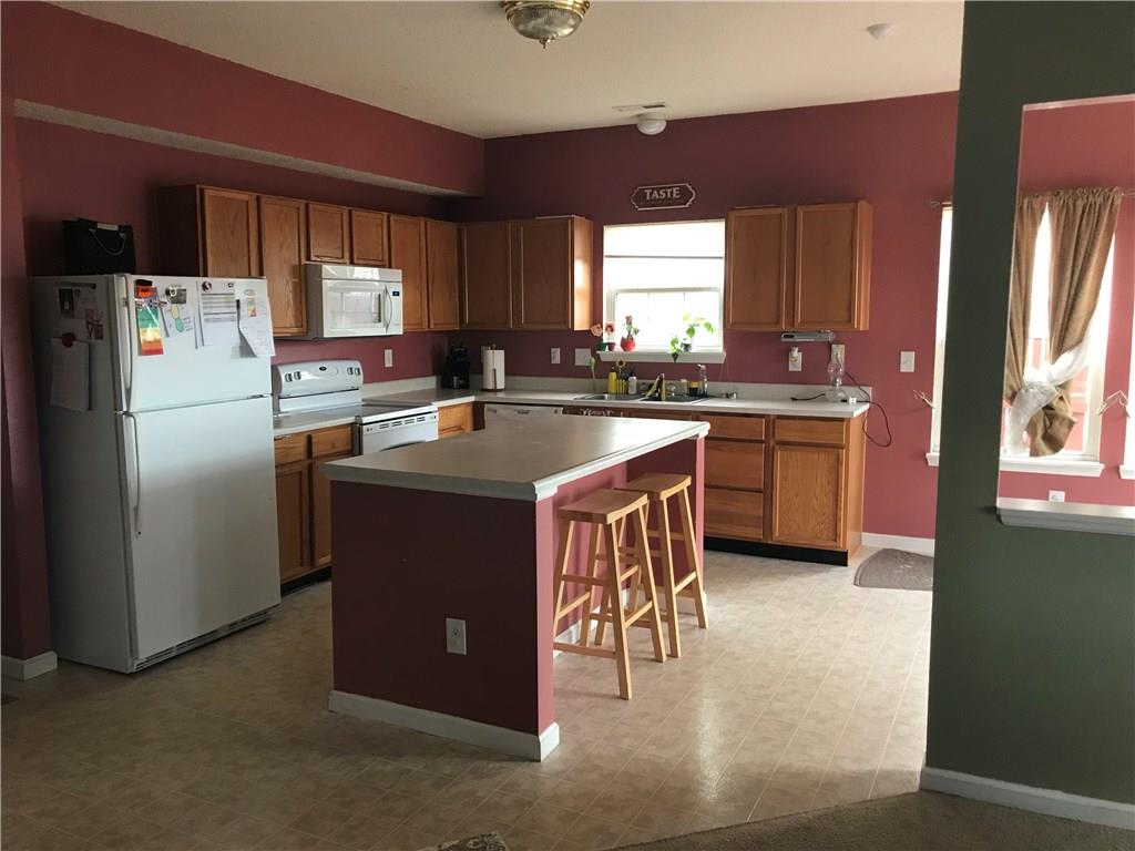 634 Springtree Lane Avon, IN 46123 - Photo 5 of 30 Gallery Image 5