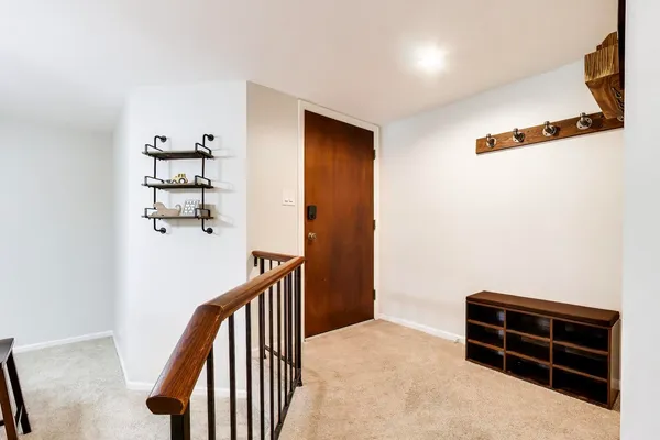 $289,000 | 1048 Harbour Court, Unit 2B, Wheeling, IL 60090