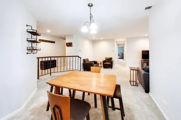 $289,000 | 1048 Harbour Court, Unit 2B, Wheeling, IL 60090
