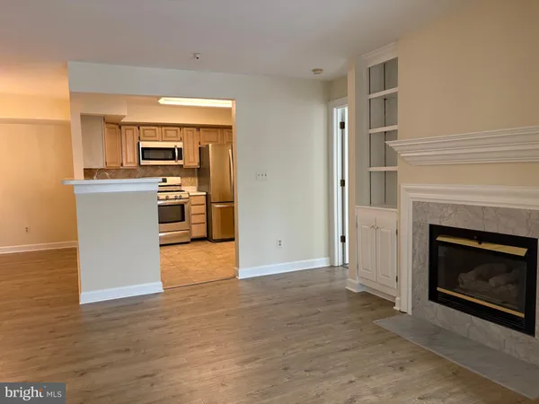 $2,495 | 12233 Fairfield House Drive, Unit 206B, Fairfax, VA 22033