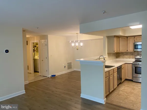 $2,495 | 12233 Fairfield House Drive, Unit 206B, Fairfax, VA 22033