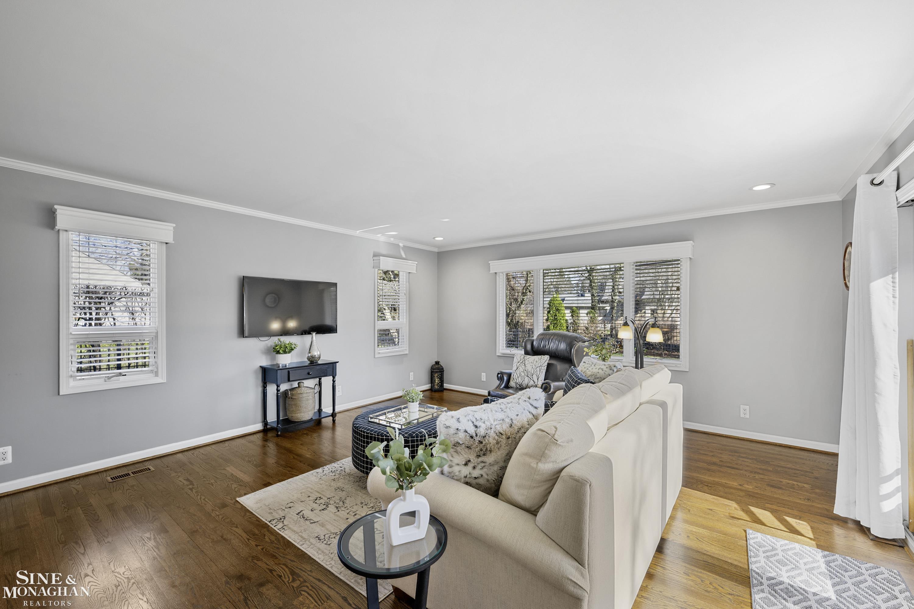 520 Roslyn Road Grosse Pointe Woods, MI 48236 - Photo 23 of 55