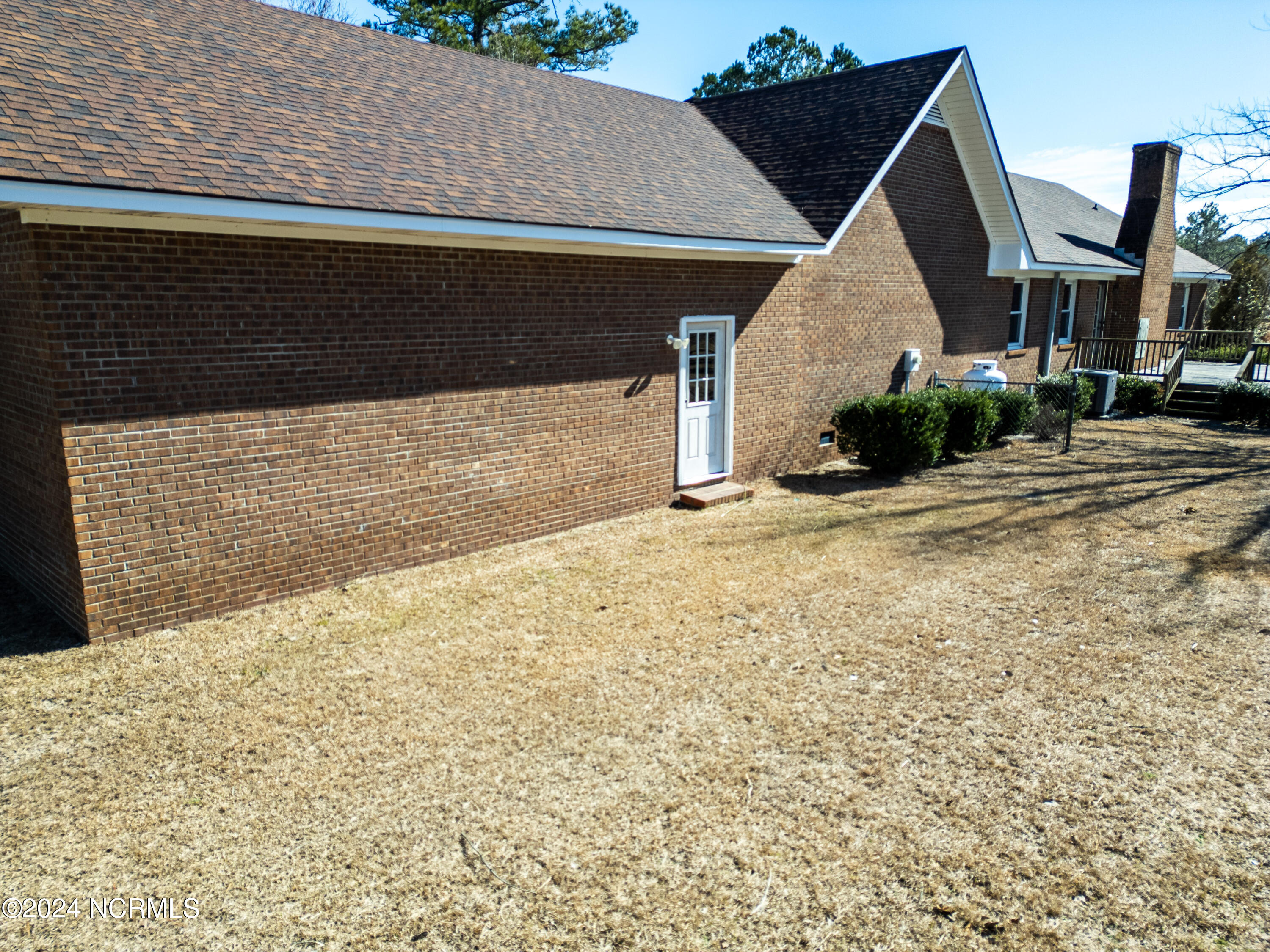 123 Lakewood Road Elizabethtown, NC 28337 - Photo 6 of 29 Outside-7
