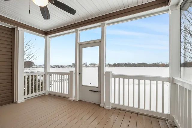 $325,000 | 1412 Scenic View, Grayslake, IL 60030