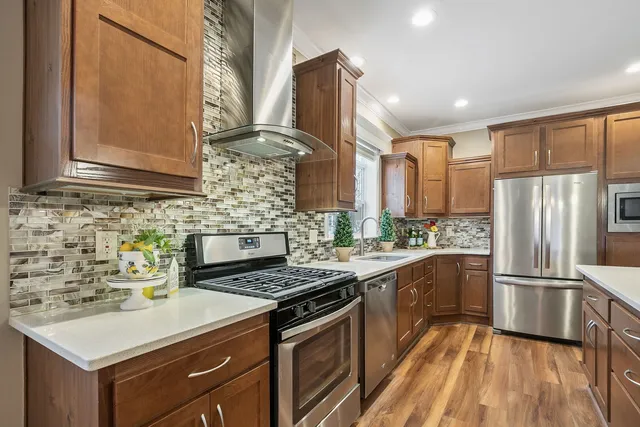 $325,000 | 1412 Scenic View, Grayslake, IL 60030