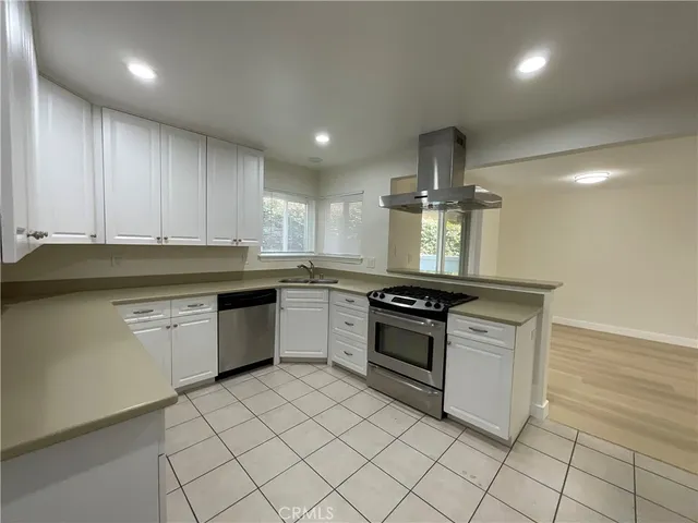 $4,295 | 2641 Santa Ana Avenue, Unit F, Costa Mesa, CA 92627