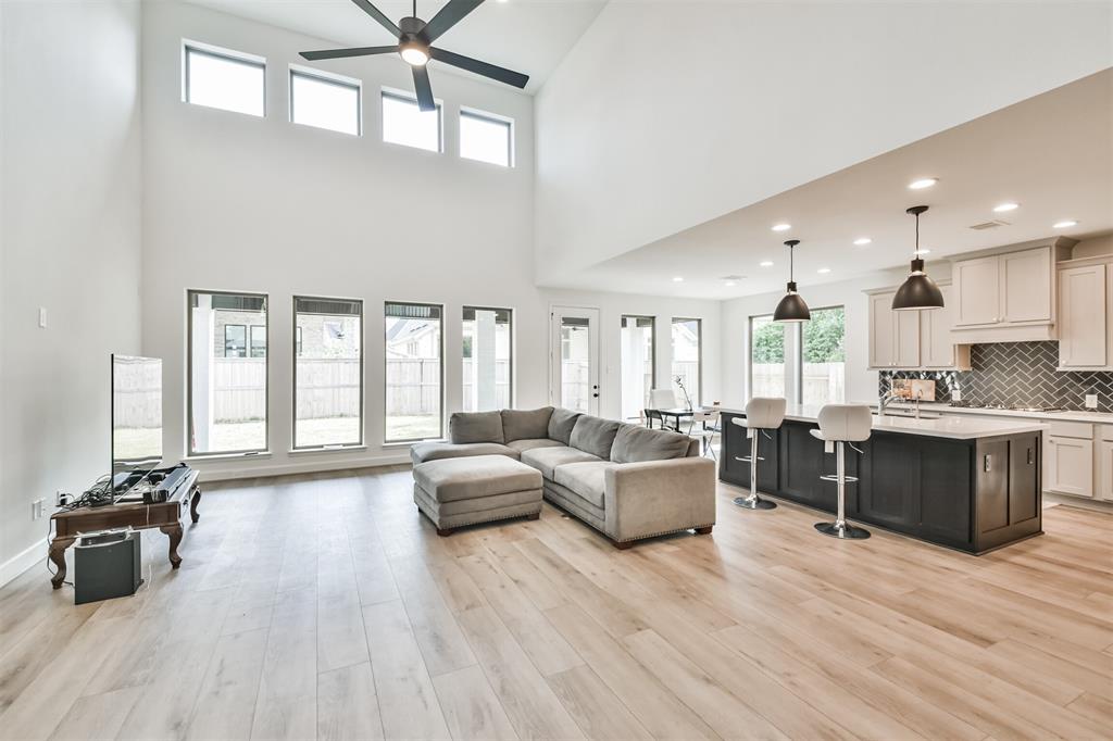 15365 Legacy Park Way, Magnolia, TX 77354 Compass