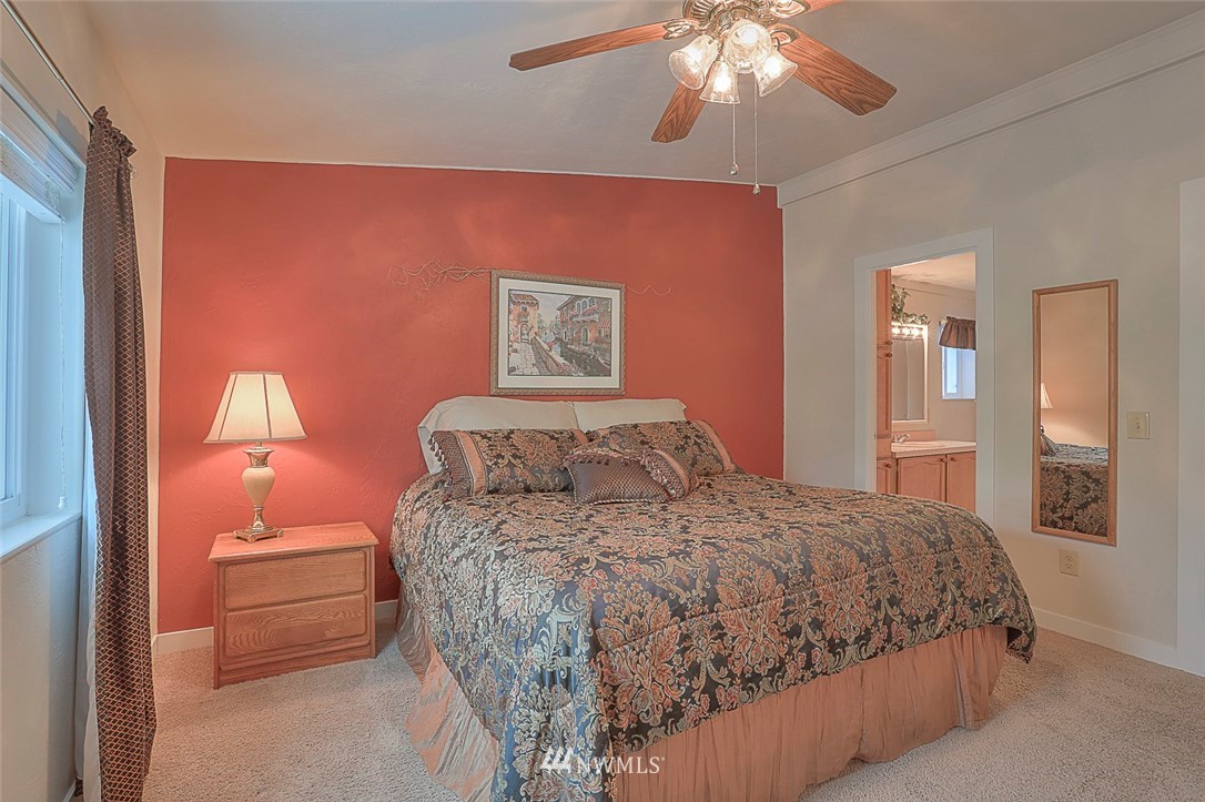 911 243rd Street Southwest Bothell, WA 98021 - Photo 14 of 25