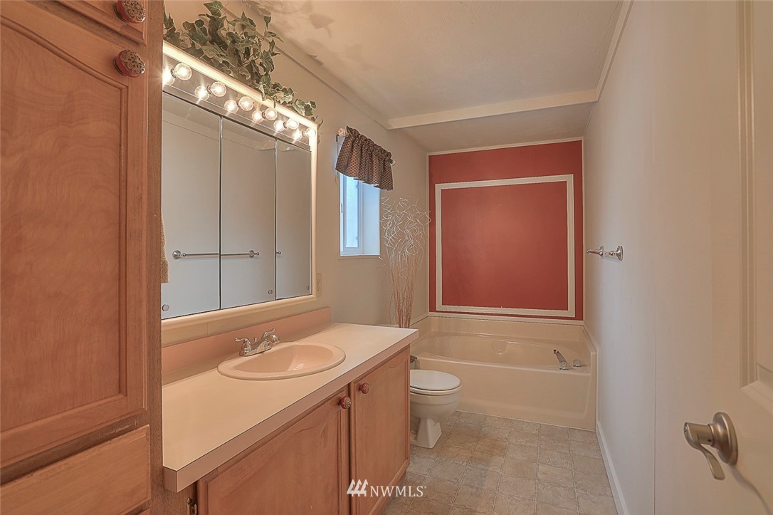 911 243rd Street Southwest Bothell, WA 98021 - Photo 15 of 25