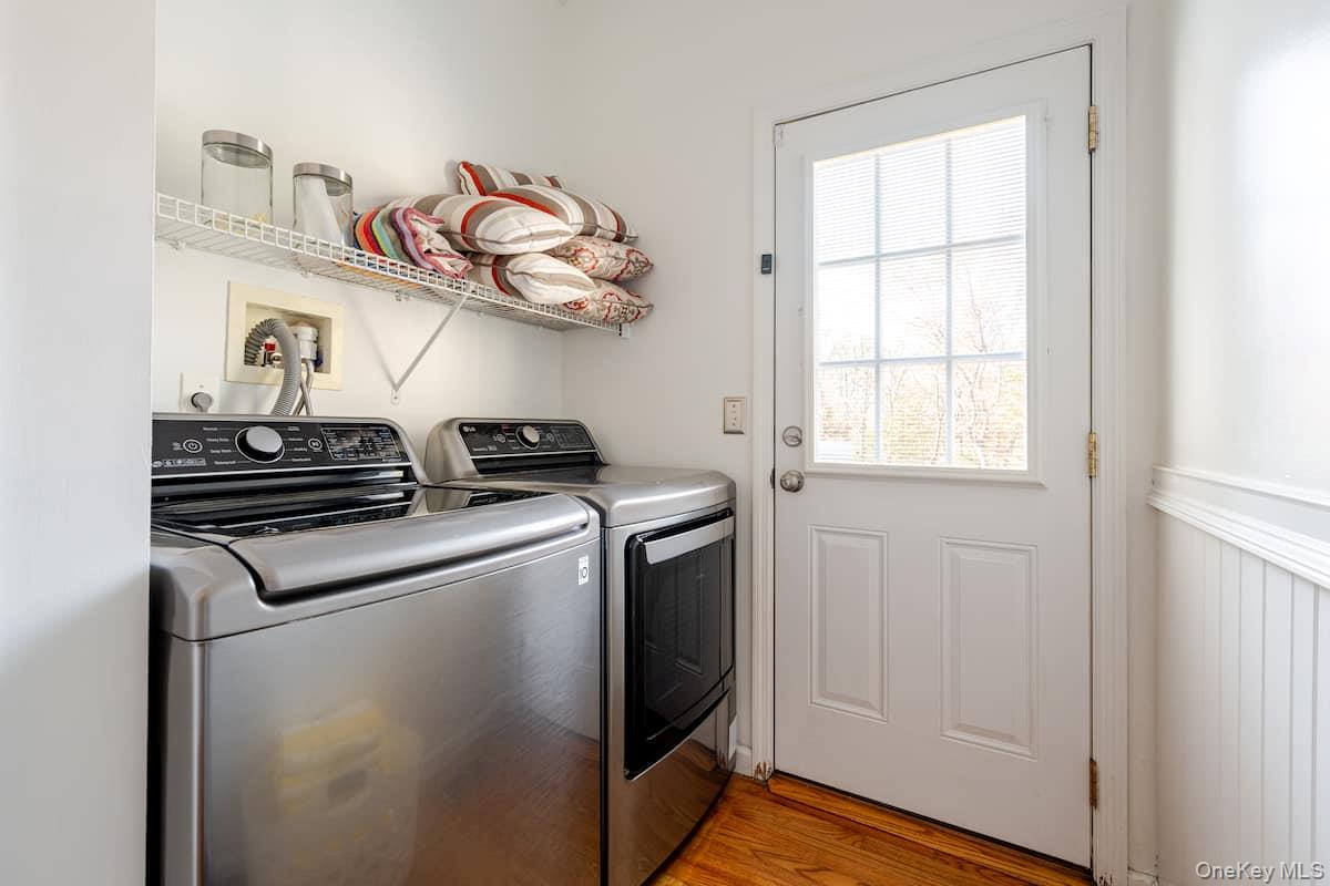 1 Brittany Court Ridge, NY 11961 - Photo 13 of 40 a kitchen with a stove and cabinets