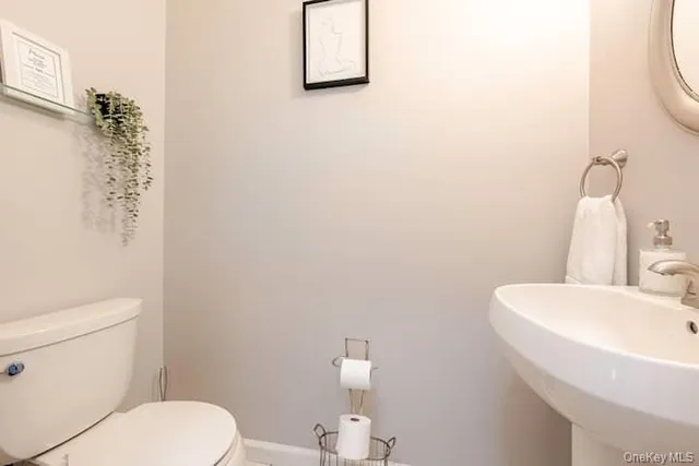 $949,999 | 1 Brittany Court, Ridge, NY 11961