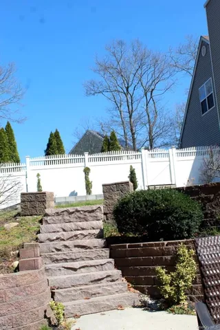 $949,999 | 1 Brittany Court, Ridge, NY 11961