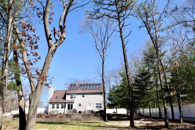 $949,999 | 1 Brittany Court, Ridge, NY 11961