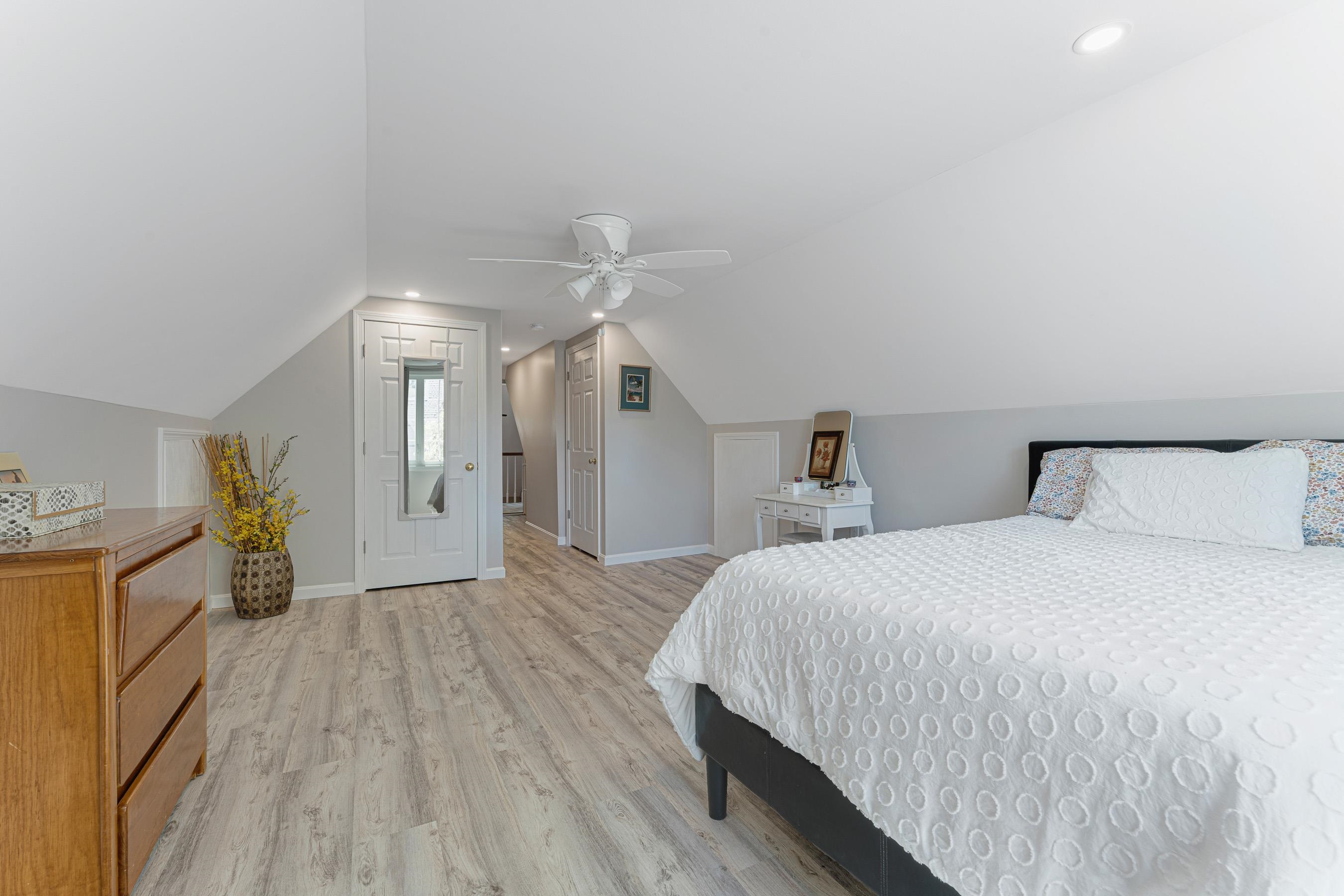 353 Winding Pond Road Londonderry, NH 03053 - Photo 20 of 45