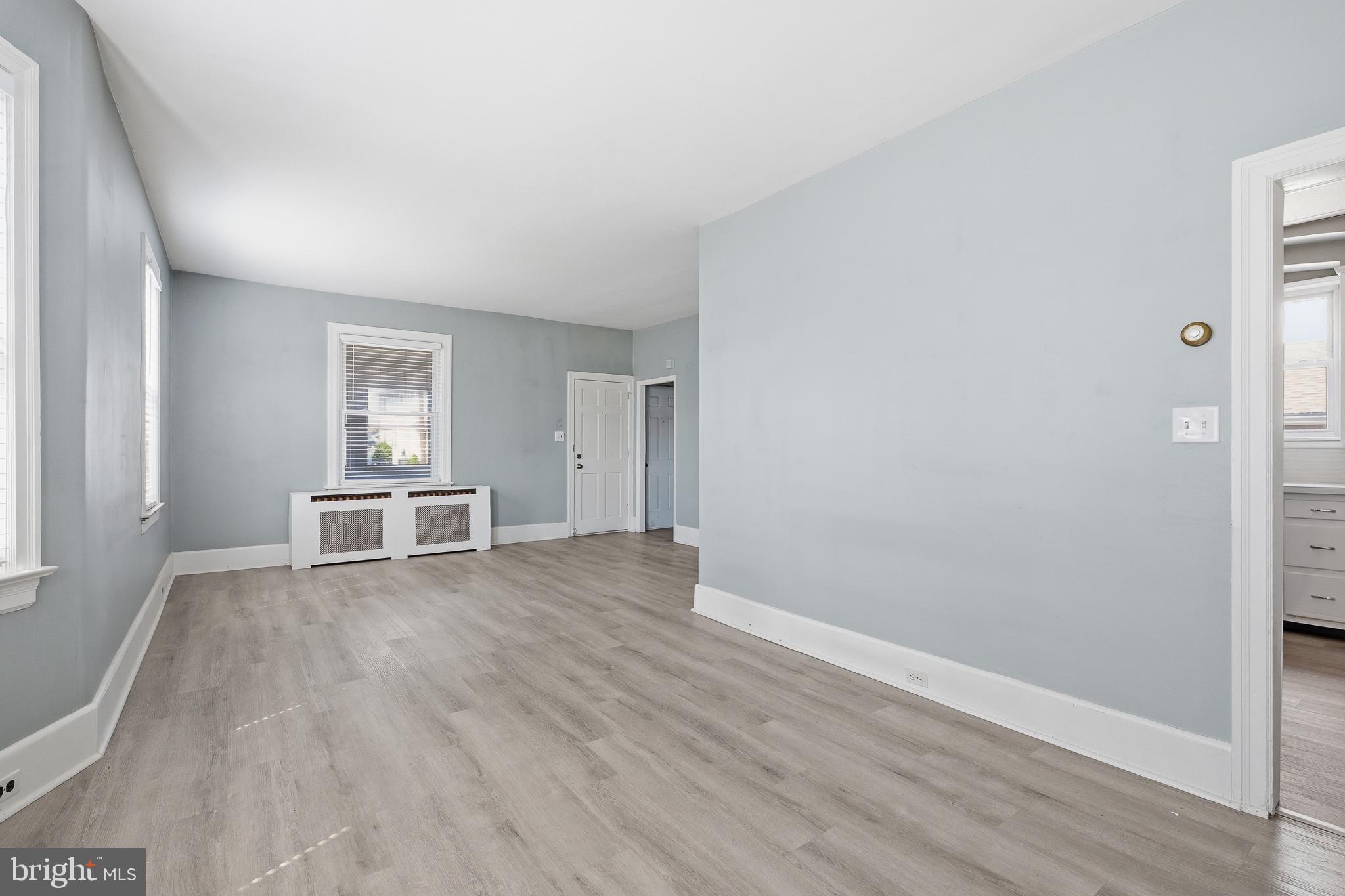 227 Heulings Avenue Riverside, NJ 08075 - Photo 12 of 34 Spacious, light-filled living area.