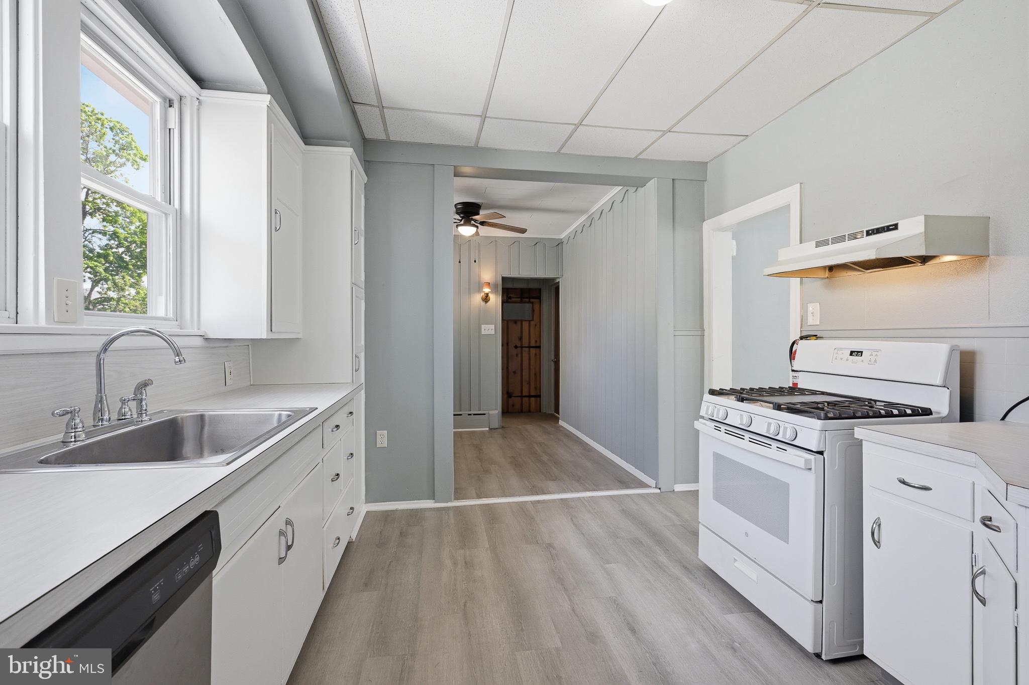 227 Heulings Avenue Riverside, NJ 08075 - Photo 13 of 34 Bright and airy kitchen space.