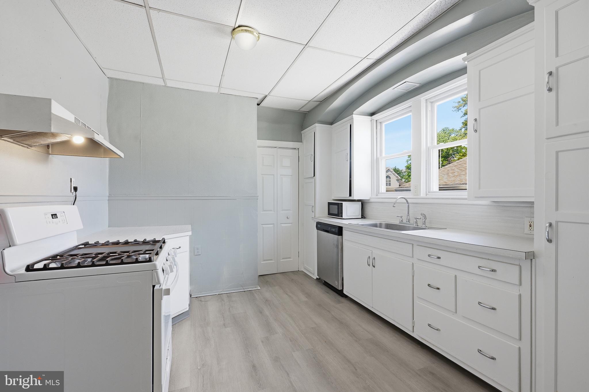 227 Heulings Avenue Riverside, NJ 08075 - Photo 14 of 34 Bright and airy kitchen space.