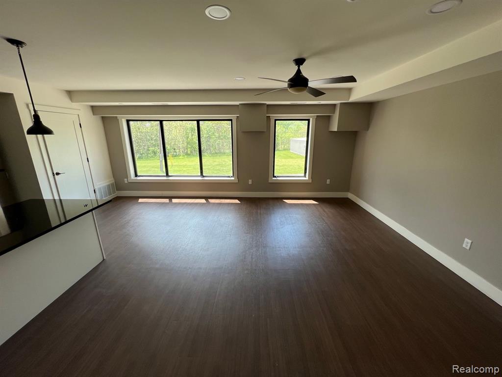 112 Walnut Boulevard, Unit 203 Rochester, MI 48307 - Photo 15 of 21