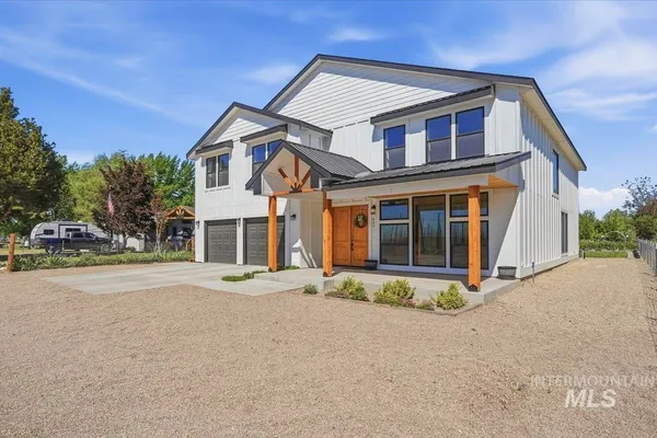 $749,900 | 660 3rd Street West, Notus, ID 83656