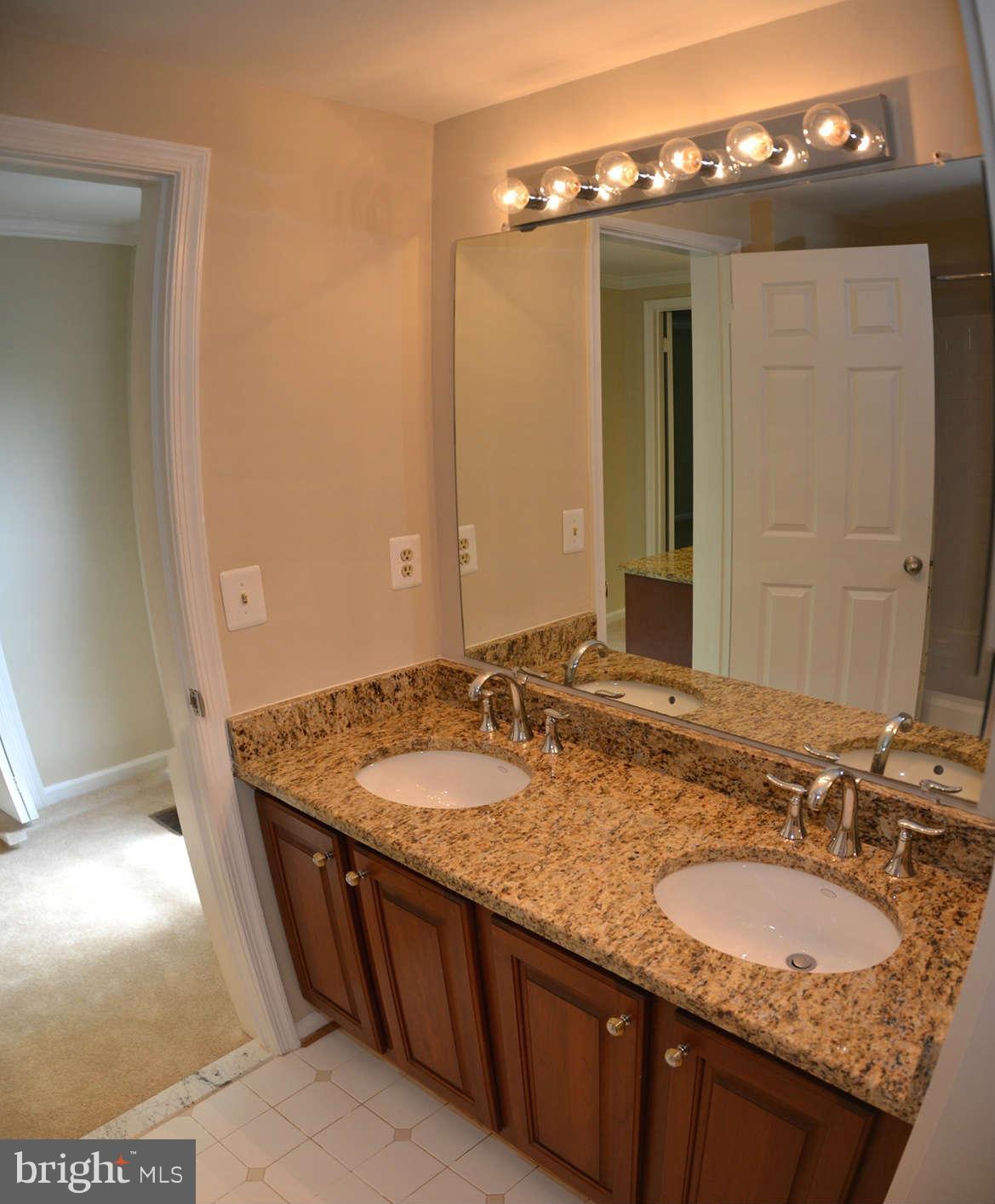 135 Hamilton Road Sterling, VA 20165 - Photo 22 of 30 Bath Master
