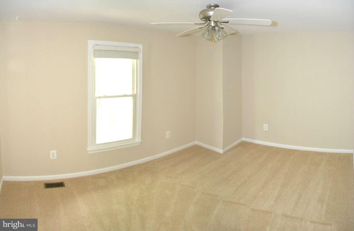 135 Hamilton Road Sterling, VA 20165 - Photo 24 of 30 Bedroom
