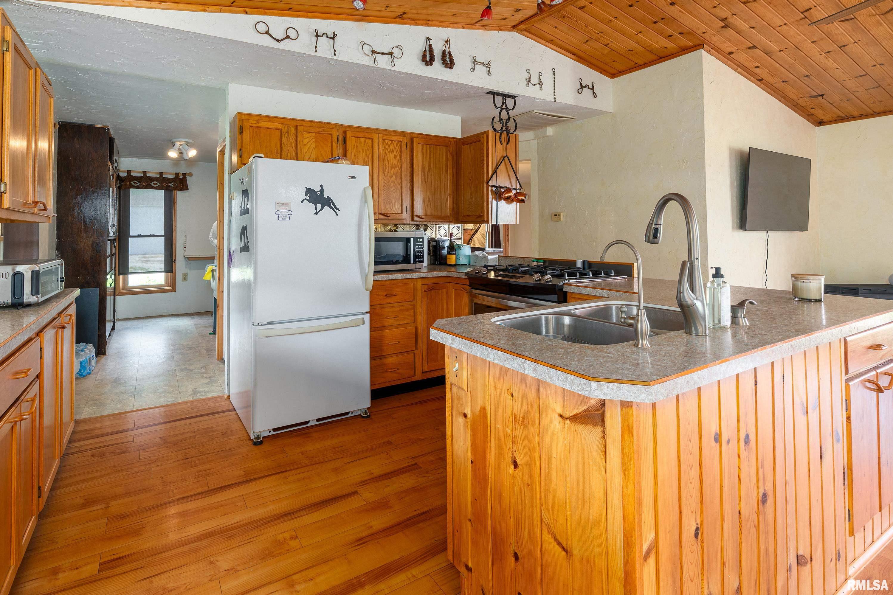 29 Bridle Lane Stonefort, IL 62987 - Photo 17 of 56