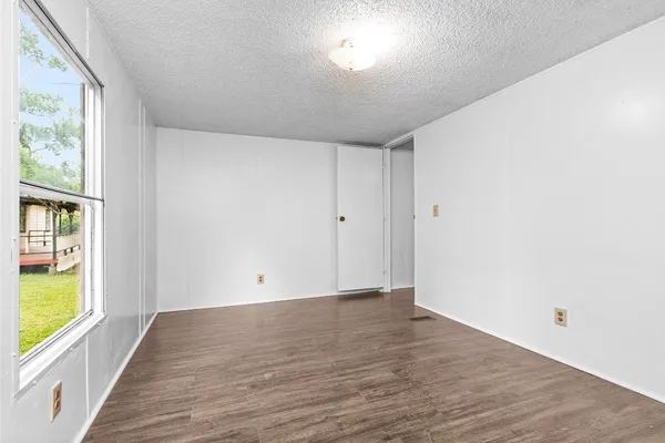 $1,950 | 19339 Forest Ln Circle, New Caney, TX 77357