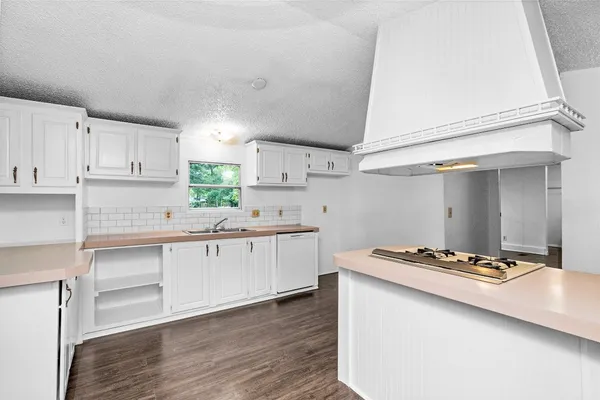 $1,950 | 19339 Forest Ln Circle, New Caney, TX 77357