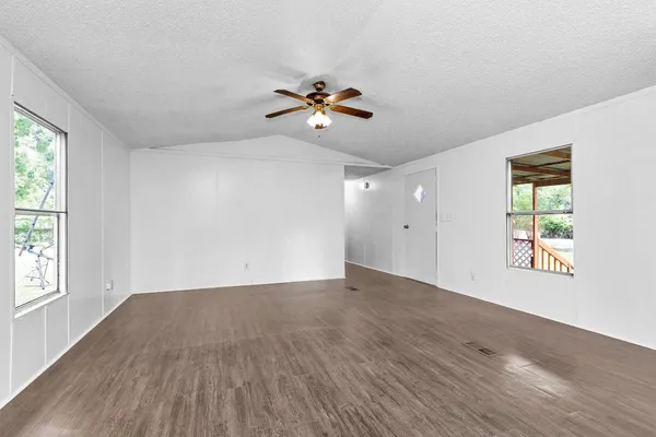 $1,950 | 19339 Forest Ln Circle, New Caney, TX 77357