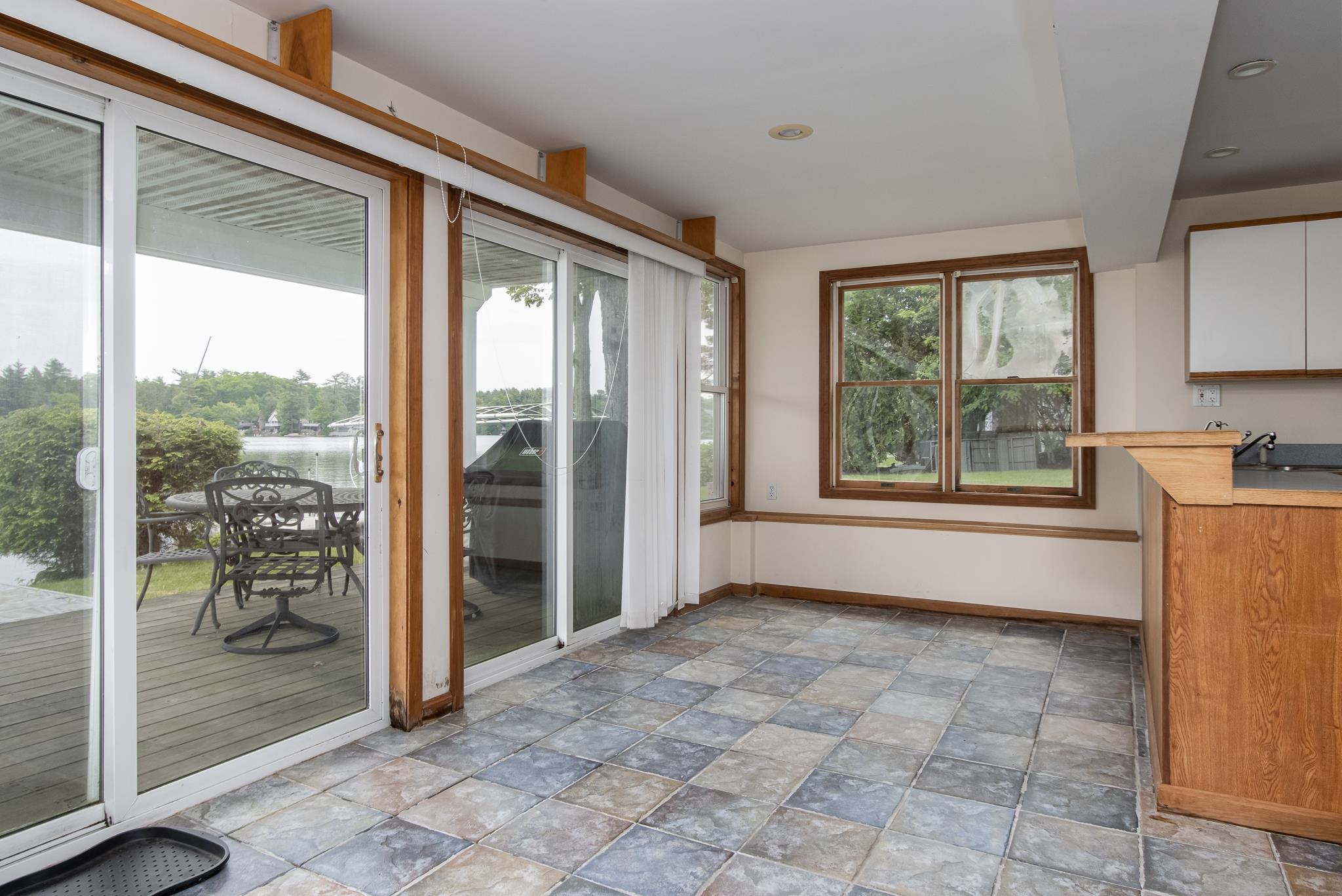 57 Conleys Grove Road Derry, NH 03038 - Photo 12 of 36