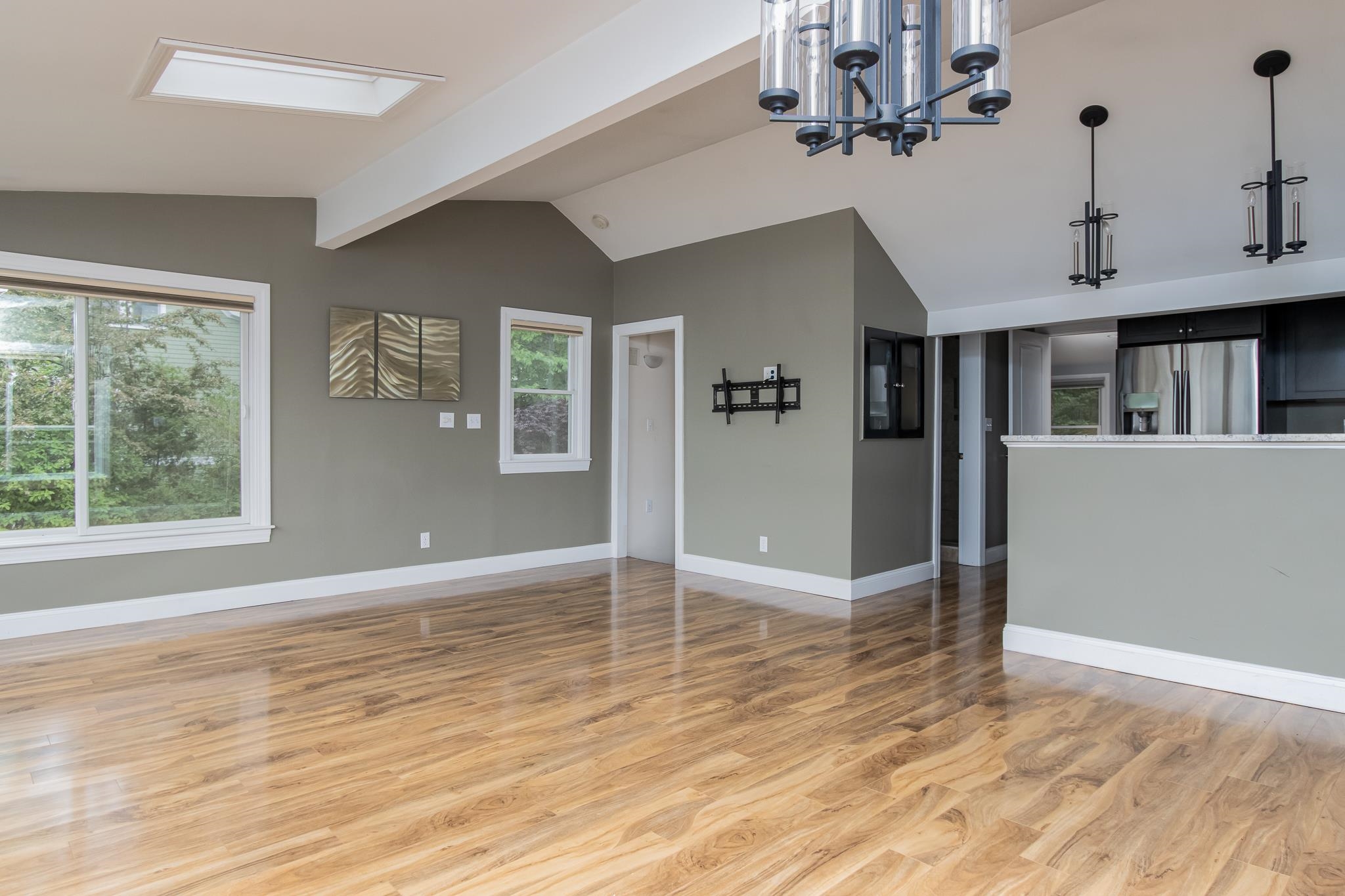 57 Conleys Grove Road Derry, NH 03038 - Photo 3 of 36