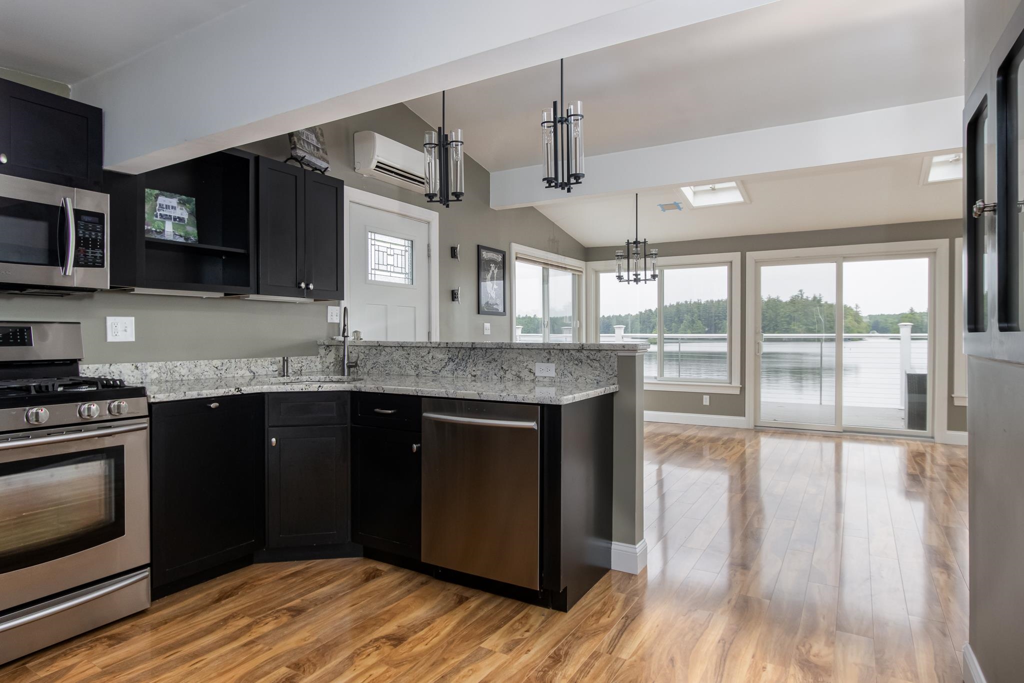 57 Conleys Grove Road Derry, NH 03038 - Photo 8 of 36