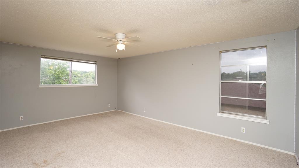606 Queens Road Denison, TX 75020 - Photo 31 of 37 Upstairs