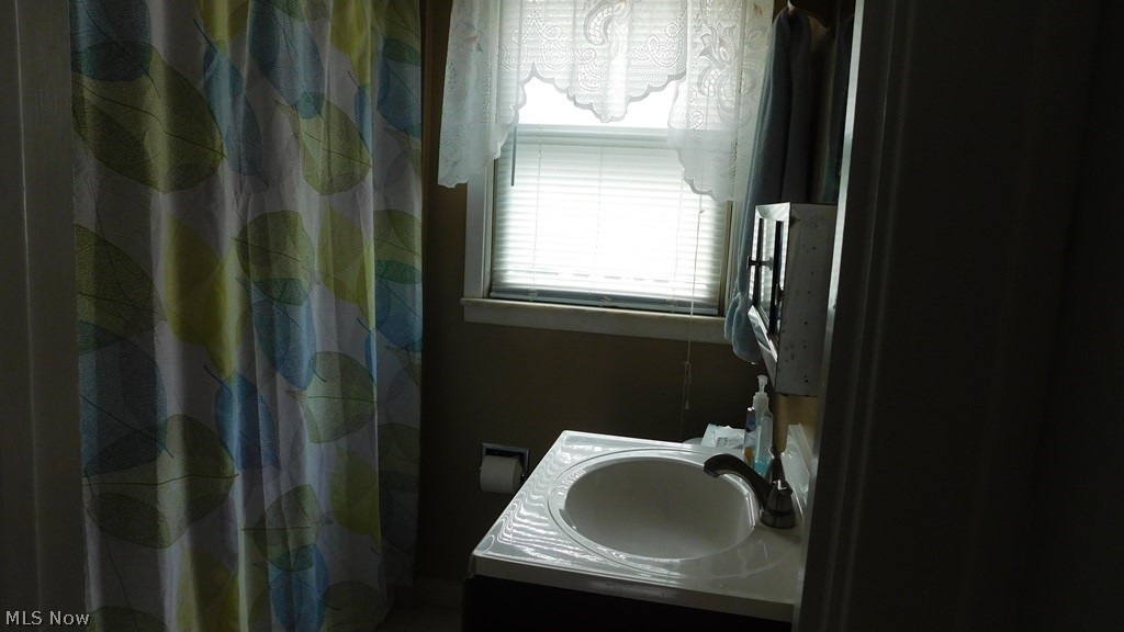 24908 Kennedy Ridge Road North Olmsted, OH 44070 - Photo 7 of 23 Gallery Image 7
