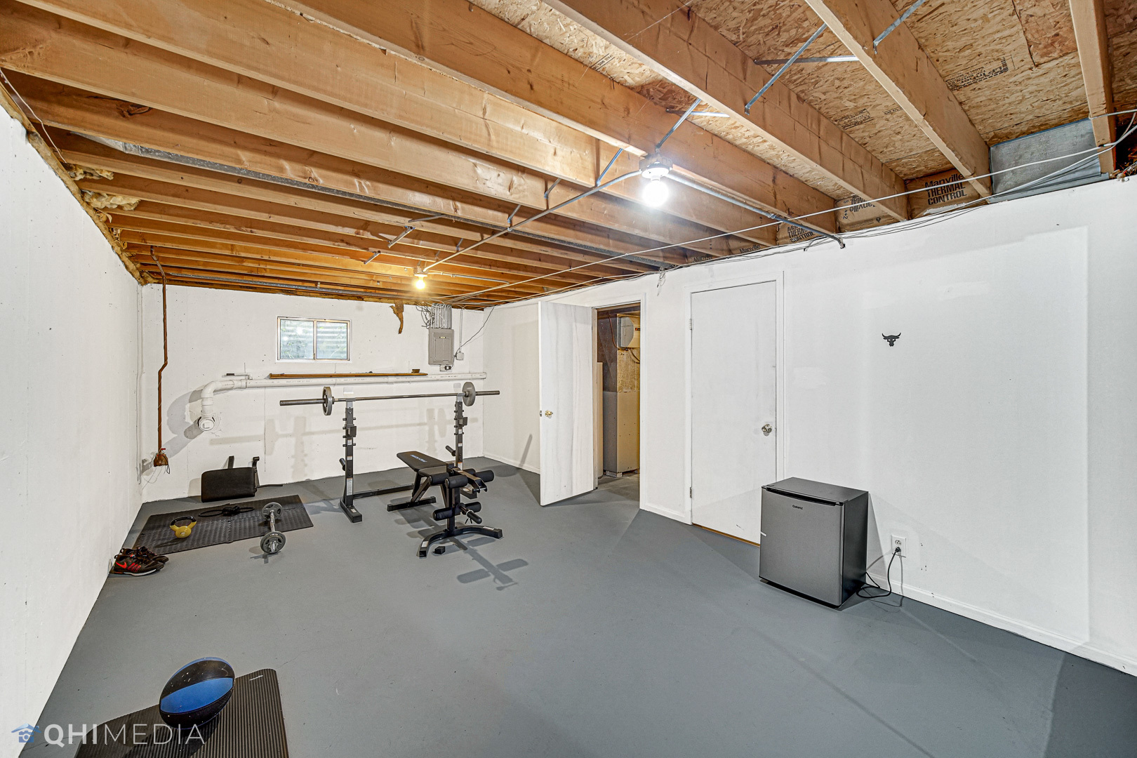 3208 Old Castle Road Joliet, IL 60431 - Photo 16 of 19 a view of gym