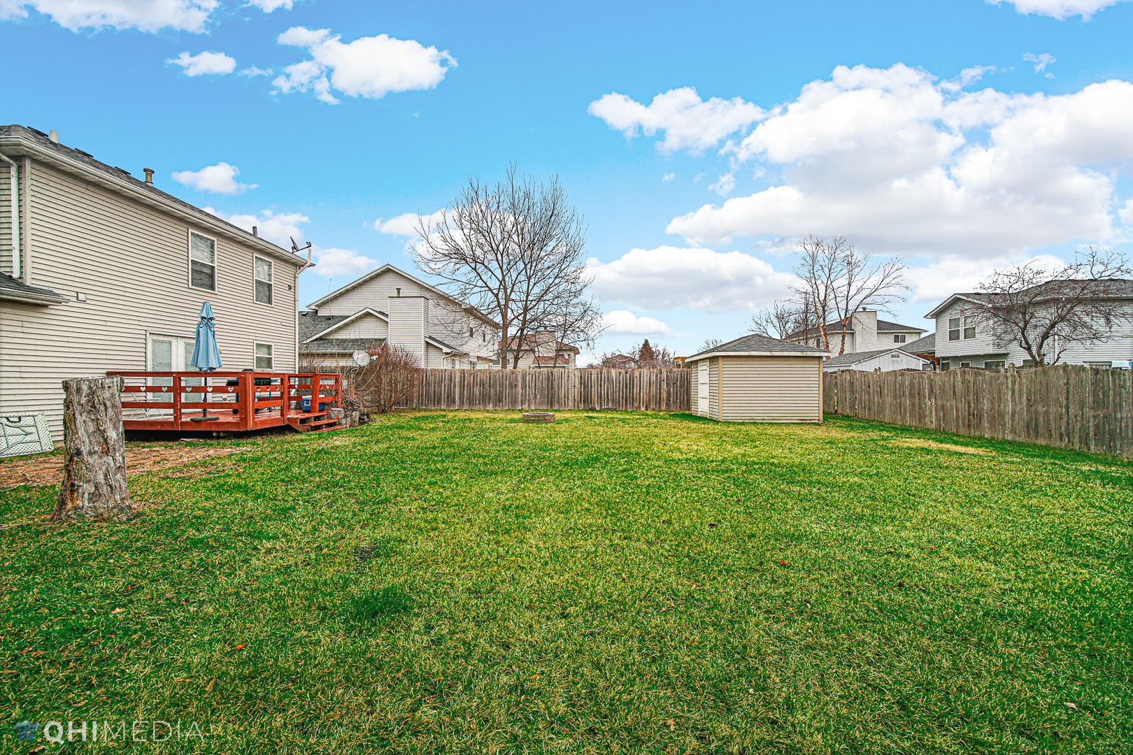 3208 Old Castle Road Joliet, IL 60431 - Photo 18 of 19 a view of a house with backyard