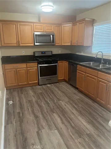 $2,300 | 1915 South Orange Drive, Los Angeles, CA 90016